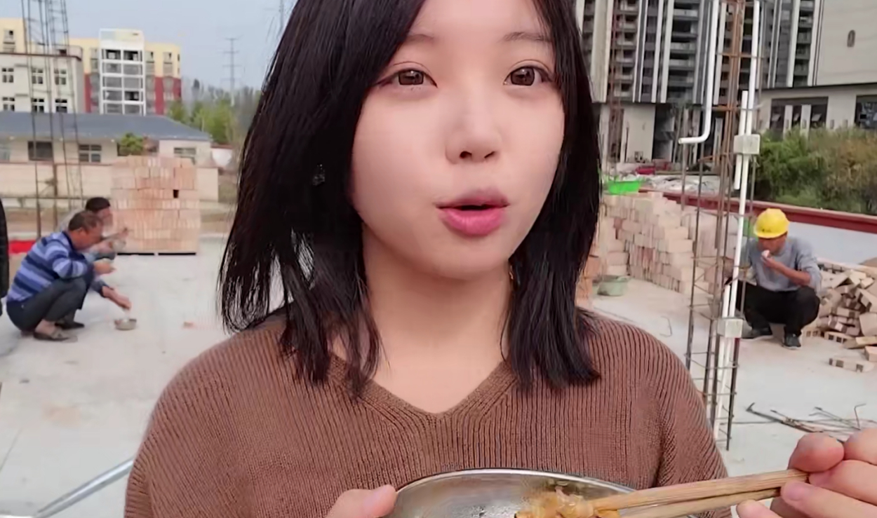 b站舞蹈区up主欣小萌被冲烂,"正能量"视频为何屡屡遭到质疑